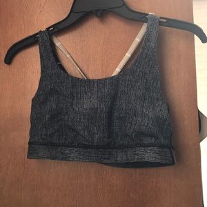 Lulu lemon sports bra size 6